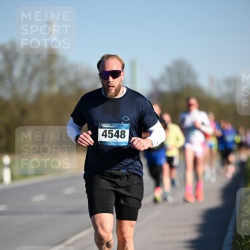 06.04.2025 - 44. Internationalen Wilhelmsburger Insellauf Dr. Thomas Lammeyer http://msf.ph/oto/7549953 06.04.2025 09:20:14 Laufen 4548 meine-sportfotos.de