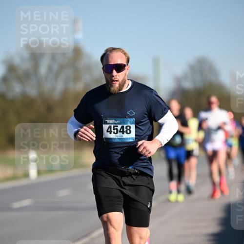 06.04.2025 - 44. Internationalen Wilhelmsburger Insellauf Dr. Thomas Lammeyer http://msf.ph/oto/7549955 06.04.2025 09:20:15 Laufen 4548 meine-sportfotos.de
