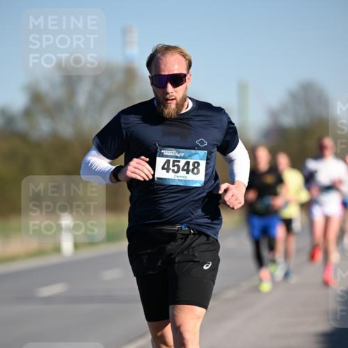 06.04.2025 - 44. Internationalen Wilhelmsburger Insellauf Dr. Thomas Lammeyer http://msf.ph/oto/7549957 06.04.2025 09:20:15 Laufen 4548 meine-sportfotos.de