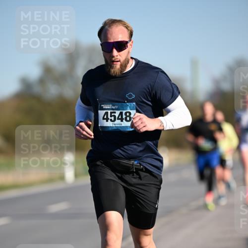 06.04.2025 - 44. Internationalen Wilhelmsburger Insellauf Dr. Thomas Lammeyer http://msf.ph/oto/7549959 06.04.2025 09:20:15 Laufen 4548 meine-sportfotos.de