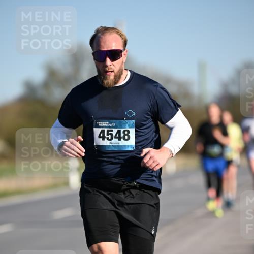 06.04.2025 - 44. Internationalen Wilhelmsburger Insellauf Dr. Thomas Lammeyer http://msf.ph/oto/7549960 06.04.2025 09:20:15 Laufen 44, 4548 meine-sportfotos.de