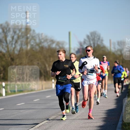 06.04.2025 - 44. Internationalen Wilhelmsburger Insellauf Dr. Thomas Lammeyer http://msf.ph/oto/7549965 06.04.2025 09:20:17 Laufen 3599, 3600 meine-sportfotos.de