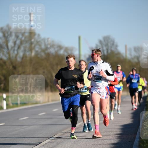 06.04.2025 - 44. Internationalen Wilhelmsburger Insellauf Dr. Thomas Lammeyer http://msf.ph/oto/7549967 06.04.2025 09:20:17 Laufen 3599, 3368, 3600 meine-sportfotos.de