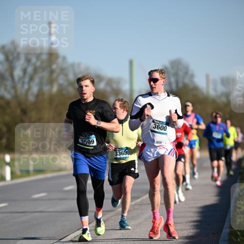 06.04.2025 - 44. Internationalen Wilhelmsburger Insellauf Dr. Thomas Lammeyer http://msf.ph/oto/7549972 06.04.2025 09:20:18 Laufen 3599, 3368, 3600 meine-sportfotos.de