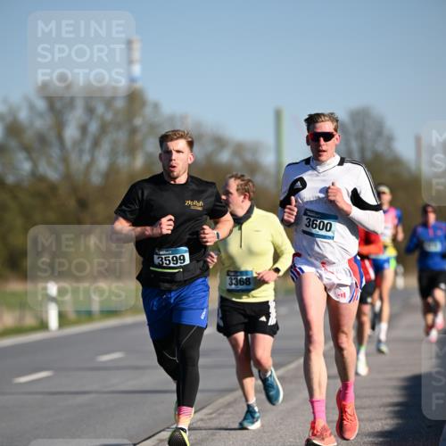 06.04.2025 - 44. Internationalen Wilhelmsburger Insellauf Dr. Thomas Lammeyer http://msf.ph/oto/7549975 06.04.2025 09:20:19 Laufen 3599, 3368, 3600 meine-sportfotos.de