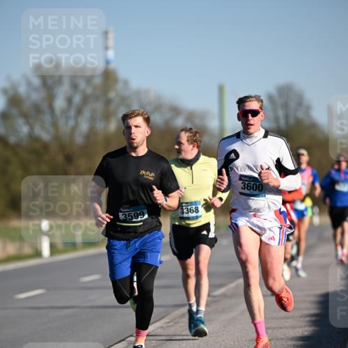 06.04.2025 - 44. Internationalen Wilhelmsburger Insellauf Dr. Thomas Lammeyer http://msf.ph/oto/7549976 06.04.2025 09:20:19 Laufen 3599, 3368, 3600 meine-sportfotos.de