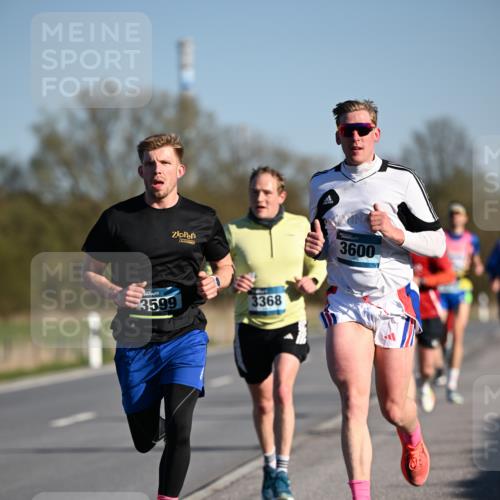06.04.2025 - 44. Internationalen Wilhelmsburger Insellauf Dr. Thomas Lammeyer http://msf.ph/oto/7549981 06.04.2025 09:20:19 Laufen 3599, 3368, 3600 meine-sportfotos.de