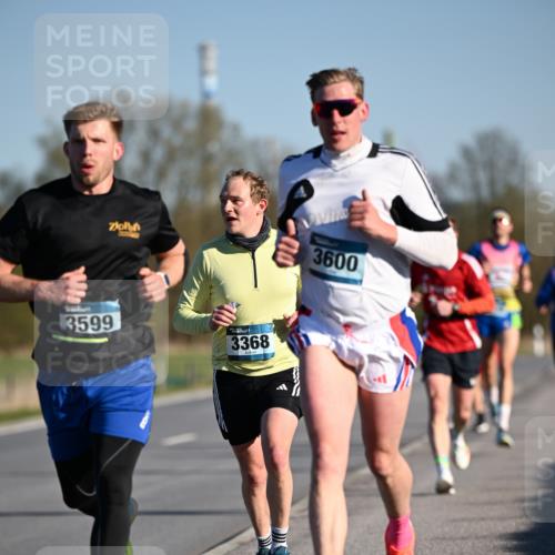 06.04.2025 - 44. Internationalen Wilhelmsburger Insellauf Dr. Thomas Lammeyer http://msf.ph/oto/7549983 06.04.2025 09:20:20 Laufen 3599, 3368, 3600 meine-sportfotos.de