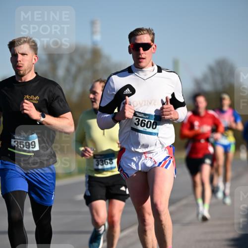 06.04.2025 - 44. Internationalen Wilhelmsburger Insellauf Dr. Thomas Lammeyer http://msf.ph/oto/7549985 06.04.2025 09:20:20 Laufen 3599, 3368, 3600 meine-sportfotos.de