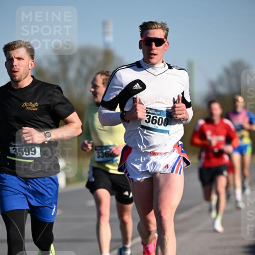 06.04.2025 - 44. Internationalen Wilhelmsburger Insellauf Dr. Thomas Lammeyer http://msf.ph/oto/7549986 06.04.2025 09:20:21 Laufen 3599, 336, 3600, 1 meine-sportfotos.de