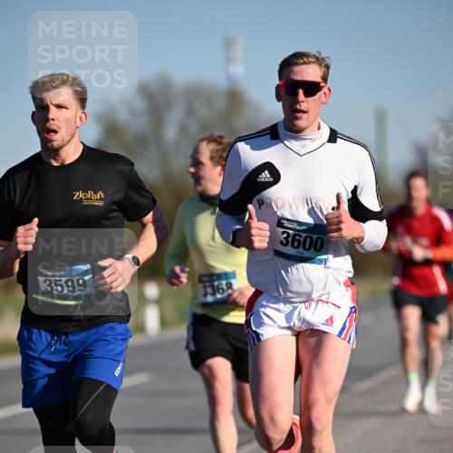 06.04.2025 - 44. Internationalen Wilhelmsburger Insellauf Dr. Thomas Lammeyer http://msf.ph/oto/7549987 06.04.2025 09:20:21 Laufen 3599, 3368, 3600 meine-sportfotos.de