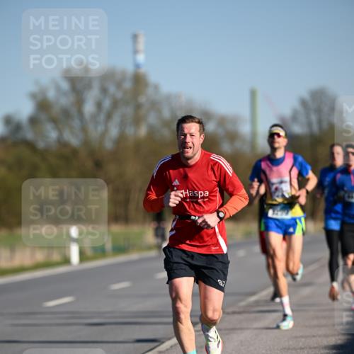 06.04.2025 - 44. Internationalen Wilhelmsburger Insellauf Dr. Thomas Lammeyer http://msf.ph/oto/7549991 06.04.2025 09:20:23 Laufen 3439, 247 meine-sportfotos.de