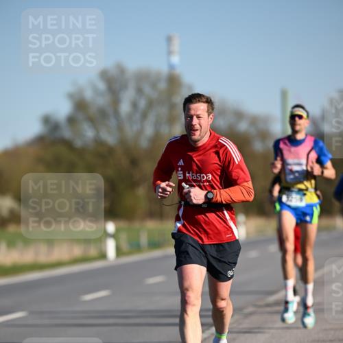 06.04.2025 - 44. Internationalen Wilhelmsburger Insellauf Dr. Thomas Lammeyer http://msf.ph/oto/7549995 06.04.2025 09:20:23 Laufen 24 meine-sportfotos.de