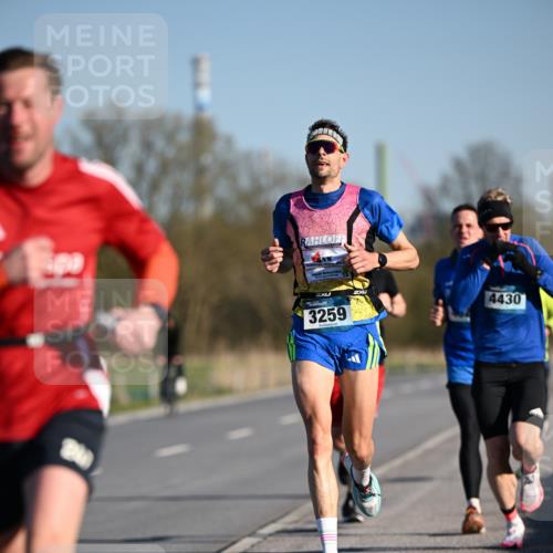 06.04.2025 - 44. Internationalen Wilhelmsburger Insellauf Dr. Thomas Lammeyer http://msf.ph/oto/7550001 06.04.2025 09:20:25 Laufen 3259, 4430 meine-sportfotos.de