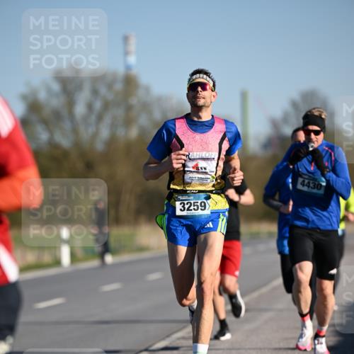 06.04.2025 - 44. Internationalen Wilhelmsburger Insellauf Dr. Thomas Lammeyer http://msf.ph/oto/7550004 06.04.2025 09:20:26 Laufen 4430, 3259 meine-sportfotos.de