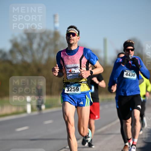 06.04.2025 - 44. Internationalen Wilhelmsburger Insellauf Dr. Thomas Lammeyer http://msf.ph/oto/7550007 06.04.2025 09:20:26 Laufen 3259, 4430 meine-sportfotos.de