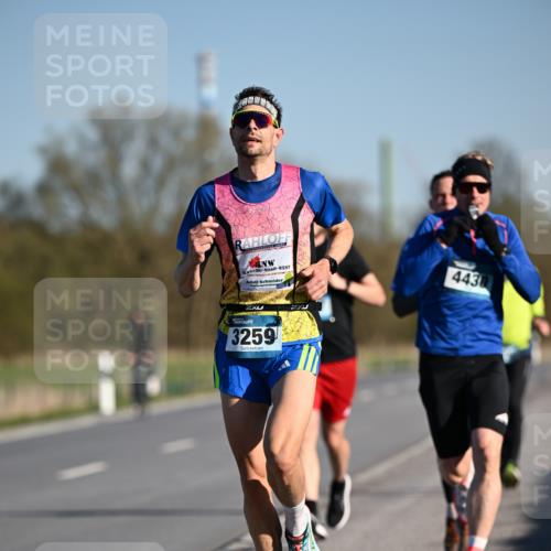06.04.2025 - 44. Internationalen Wilhelmsburger Insellauf Dr. Thomas Lammeyer http://msf.ph/oto/7550008 06.04.2025 09:20:26 Laufen 4430, 2, 3259 meine-sportfotos.de