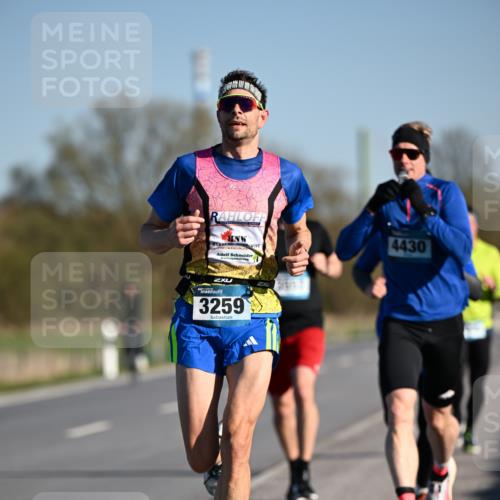 06.04.2025 - 44. Internationalen Wilhelmsburger Insellauf Dr. Thomas Lammeyer http://msf.ph/oto/7550010 06.04.2025 09:20:26 Laufen 44, 3259, 4430 meine-sportfotos.de
