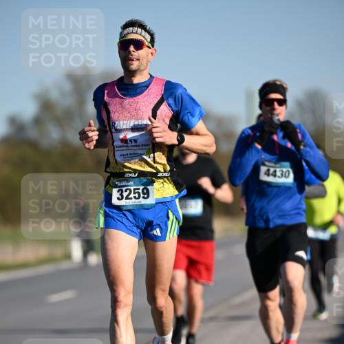 06.04.2025 - 44. Internationalen Wilhelmsburger Insellauf Dr. Thomas Lammeyer http://msf.ph/oto/7550012 06.04.2025 09:20:27 Laufen 3259, 4430 meine-sportfotos.de