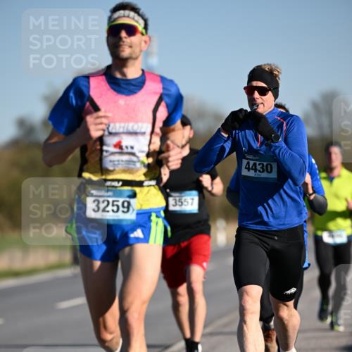 06.04.2025 - 44. Internationalen Wilhelmsburger Insellauf Dr. Thomas Lammeyer http://msf.ph/oto/7550013 06.04.2025 09:20:27 Laufen 3259, 3557, 4430 meine-sportfotos.de