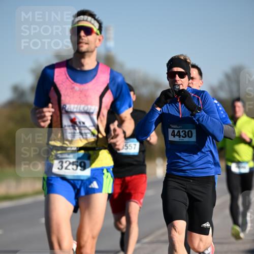 06.04.2025 - 44. Internationalen Wilhelmsburger Insellauf Dr. Thomas Lammeyer http://msf.ph/oto/7550014 06.04.2025 09:20:27 Laufen 3259, 557, 4430 meine-sportfotos.de