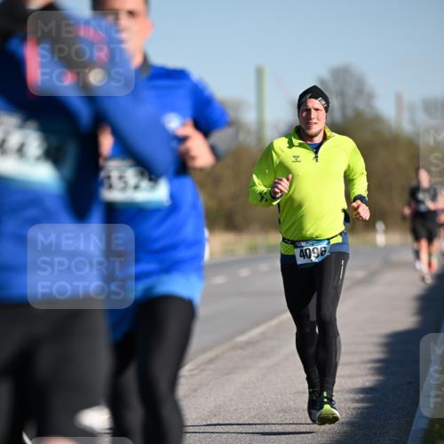 06.04.2025 - 44. Internationalen Wilhelmsburger Insellauf Dr. Thomas Lammeyer http://msf.ph/oto/7550023 06.04.2025 09:20:29 Laufen 4096 meine-sportfotos.de