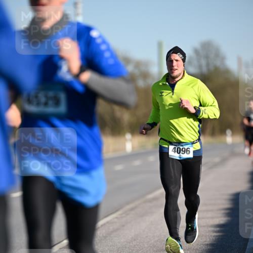 06.04.2025 - 44. Internationalen Wilhelmsburger Insellauf Dr. Thomas Lammeyer http://msf.ph/oto/7550026 06.04.2025 09:20:29 Laufen 4529, 4096 meine-sportfotos.de