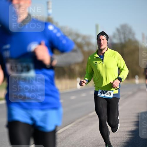 06.04.2025 - 44. Internationalen Wilhelmsburger Insellauf Dr. Thomas Lammeyer http://msf.ph/oto/7550027 06.04.2025 09:20:29 Laufen 96, 4096 meine-sportfotos.de