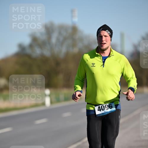 06.04.2025 - 44. Internationalen Wilhelmsburger Insellauf Dr. Thomas Lammeyer http://msf.ph/oto/7550035 06.04.2025 09:20:30 Laufen 4096 meine-sportfotos.de