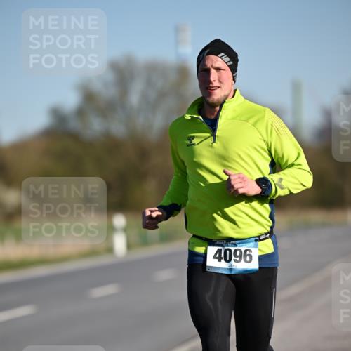 06.04.2025 - 44. Internationalen Wilhelmsburger Insellauf Dr. Thomas Lammeyer http://msf.ph/oto/7550037 06.04.2025 09:20:31 Laufen 4096 meine-sportfotos.de