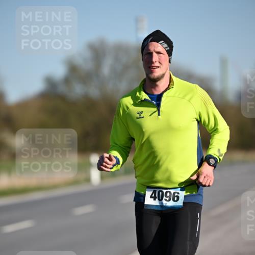06.04.2025 - 44. Internationalen Wilhelmsburger Insellauf Dr. Thomas Lammeyer http://msf.ph/oto/7550038 06.04.2025 09:20:31 Laufen 4096 meine-sportfotos.de