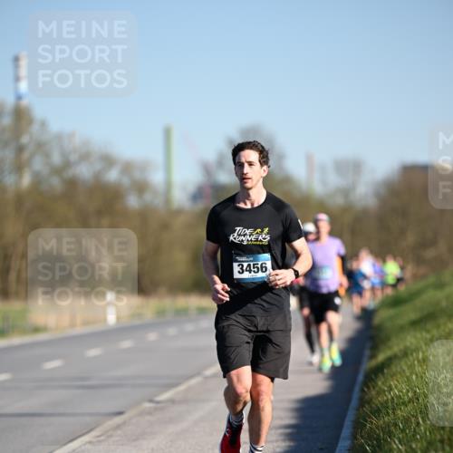 06.04.2025 - 44. Internationalen Wilhelmsburger Insellauf Dr. Thomas Lammeyer http://msf.ph/oto/7550039 06.04.2025 09:20:39 Laufen 3456 meine-sportfotos.de