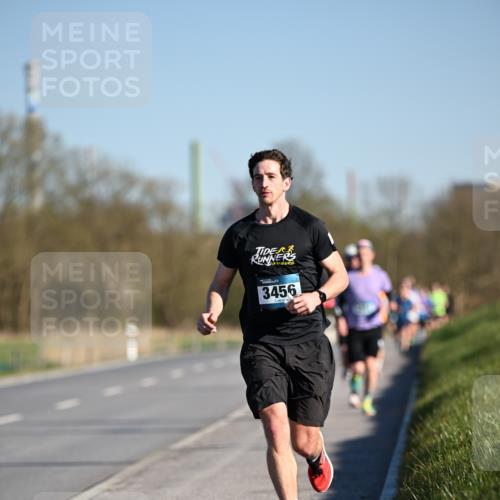 06.04.2025 - 44. Internationalen Wilhelmsburger Insellauf Dr. Thomas Lammeyer http://msf.ph/oto/7550041 06.04.2025 09:20:40 Laufen 3456 meine-sportfotos.de