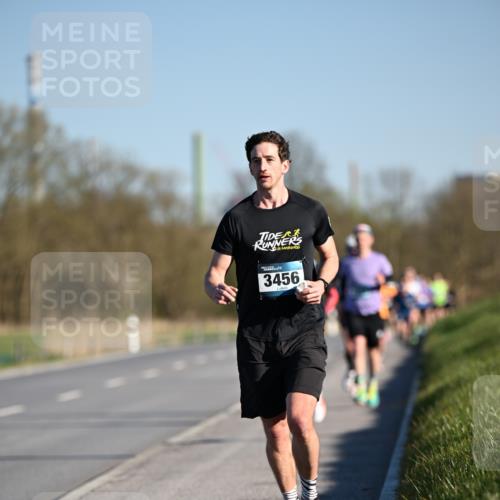 06.04.2025 - 44. Internationalen Wilhelmsburger Insellauf Dr. Thomas Lammeyer http://msf.ph/oto/7550042 06.04.2025 09:20:40 Laufen 3456 meine-sportfotos.de