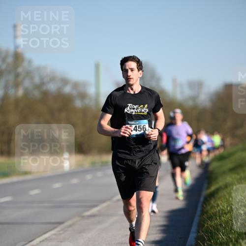 06.04.2025 - 44. Internationalen Wilhelmsburger Insellauf Dr. Thomas Lammeyer http://msf.ph/oto/7550043 06.04.2025 09:20:40 Laufen 456 meine-sportfotos.de
