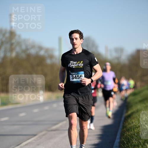06.04.2025 - 44. Internationalen Wilhelmsburger Insellauf Dr. Thomas Lammeyer http://msf.ph/oto/7550045 06.04.2025 09:20:40 Laufen 3456 meine-sportfotos.de