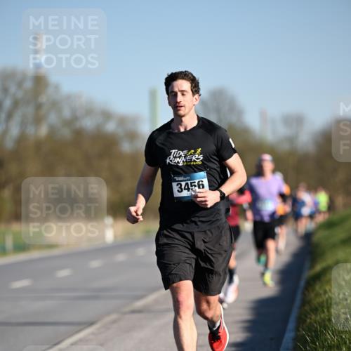 06.04.2025 - 44. Internationalen Wilhelmsburger Insellauf Dr. Thomas Lammeyer http://msf.ph/oto/7550046 06.04.2025 09:20:40 Laufen 3456 meine-sportfotos.de