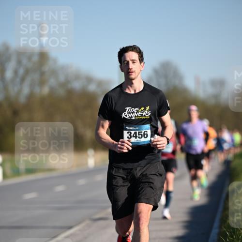 06.04.2025 - 44. Internationalen Wilhelmsburger Insellauf Dr. Thomas Lammeyer http://msf.ph/oto/7550049 06.04.2025 09:20:41 Laufen 3456 meine-sportfotos.de