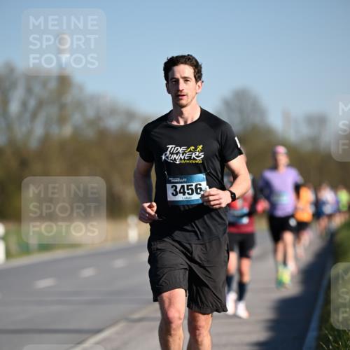 06.04.2025 - 44. Internationalen Wilhelmsburger Insellauf Dr. Thomas Lammeyer http://msf.ph/oto/7550050 06.04.2025 09:20:41 Laufen 3456 meine-sportfotos.de