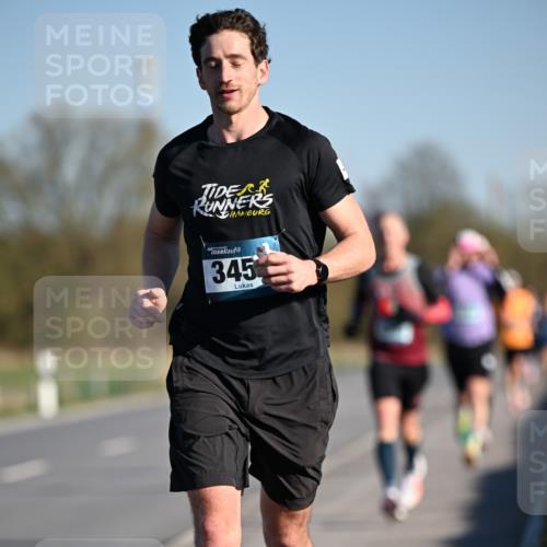 06.04.2025 - 44. Internationalen Wilhelmsburger Insellauf Dr. Thomas Lammeyer http://msf.ph/oto/7550056 06.04.2025 09:20:42 Laufen 345 meine-sportfotos.de