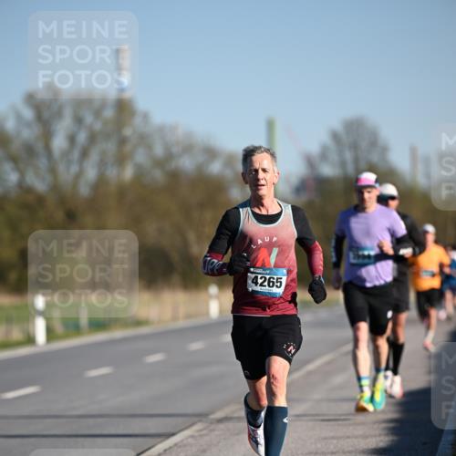 06.04.2025 - 44. Internationalen Wilhelmsburger Insellauf Dr. Thomas Lammeyer http://msf.ph/oto/7550063 06.04.2025 09:20:43 Laufen 4265 meine-sportfotos.de