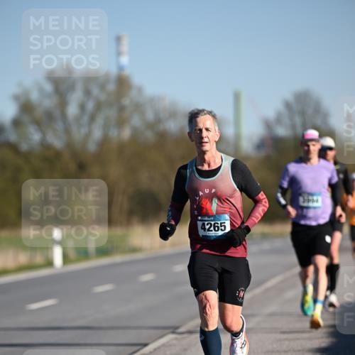 06.04.2025 - 44. Internationalen Wilhelmsburger Insellauf Dr. Thomas Lammeyer http://msf.ph/oto/7550066 06.04.2025 09:20:44 Laufen 4265 meine-sportfotos.de