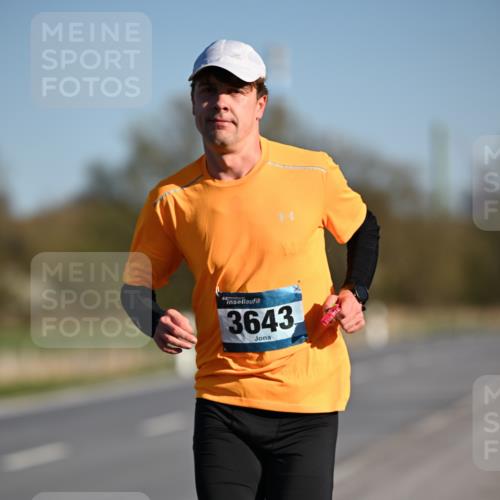 06.04.2025 - 44. Internationalen Wilhelmsburger Insellauf Dr. Thomas Lammeyer http://msf.ph/oto/7550114 06.04.2025 09:20:55 Laufen 3643 meine-sportfotos.de