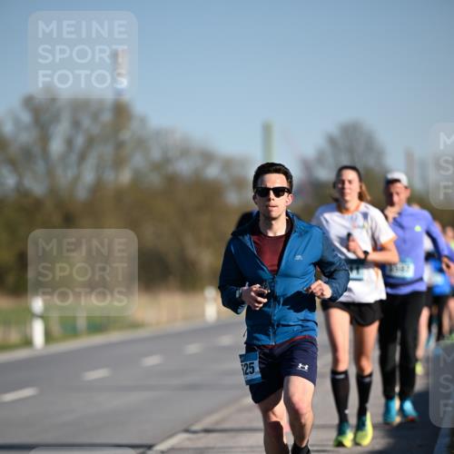 06.04.2025 - 44. Internationalen Wilhelmsburger Insellauf Dr. Thomas Lammeyer http://msf.ph/oto/7550118 06.04.2025 09:21:00 Laufen 25 meine-sportfotos.de