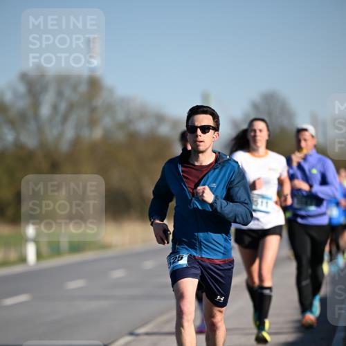06.04.2025 - 44. Internationalen Wilhelmsburger Insellauf Dr. Thomas Lammeyer http://msf.ph/oto/7550121 06.04.2025 09:21:01 Laufen 1511 meine-sportfotos.de