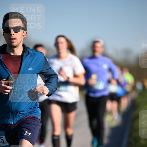 06.04.2025 - 44. Internationalen Wilhelmsburger Insellauf Dr. Thomas Lammeyer http://msf.ph/oto/7550131 06.04.2025 09:21:02 Laufen 25 meine-sportfotos.de