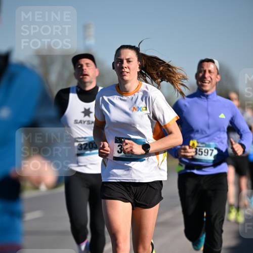 06.04.2025 - 44. Internationalen Wilhelmsburger Insellauf Dr. Thomas Lammeyer http://msf.ph/oto/7550136 06.04.2025 09:21:03 Laufen 3203, 3597 meine-sportfotos.de