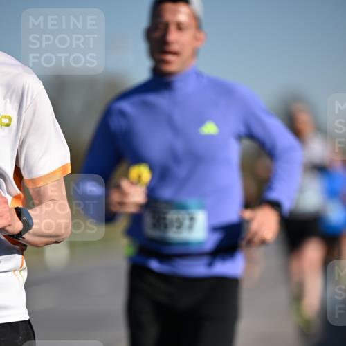 06.04.2025 - 44. Internationalen Wilhelmsburger Insellauf Dr. Thomas Lammeyer http://msf.ph/oto/7550146 06.04.2025 09:21:05 Laufen 3557 meine-sportfotos.de