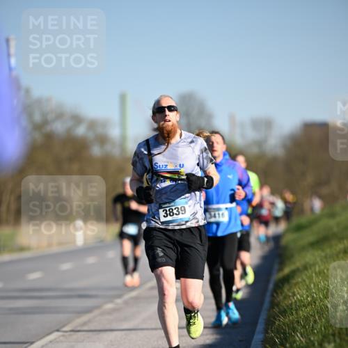 06.04.2025 - 44. Internationalen Wilhelmsburger Insellauf Dr. Thomas Lammeyer http://msf.ph/oto/7550149 06.04.2025 09:21:06 Laufen 3839, 3416 meine-sportfotos.de