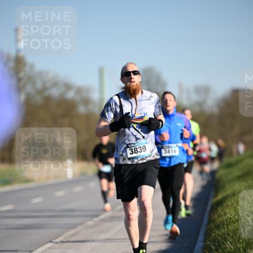 06.04.2025 - 44. Internationalen Wilhelmsburger Insellauf Dr. Thomas Lammeyer http://msf.ph/oto/7550150 06.04.2025 09:21:06 Laufen 3839, 3416 meine-sportfotos.de